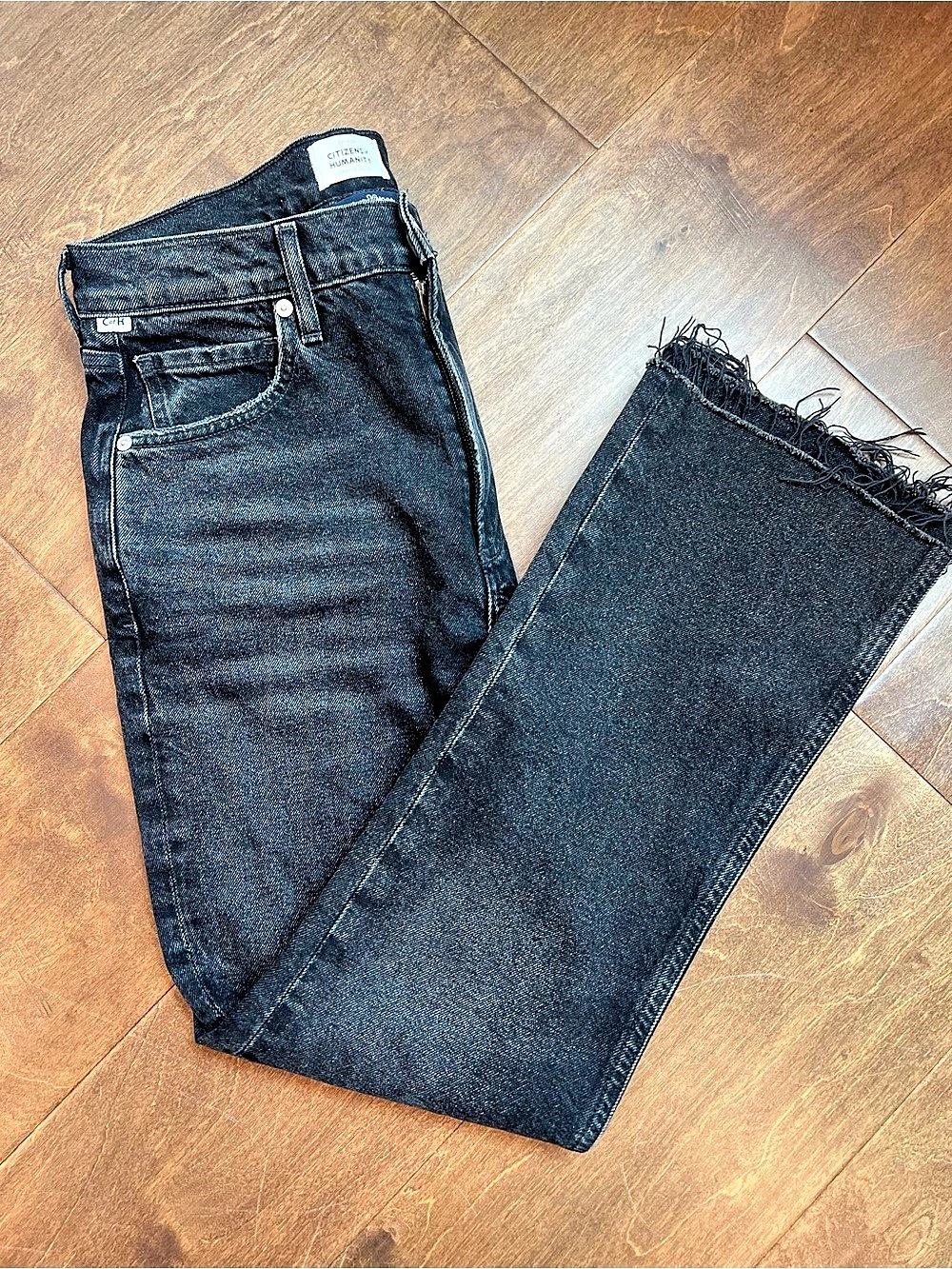 Citizens of Humanity Isola Cropped Black Raw Hem Waist 27
